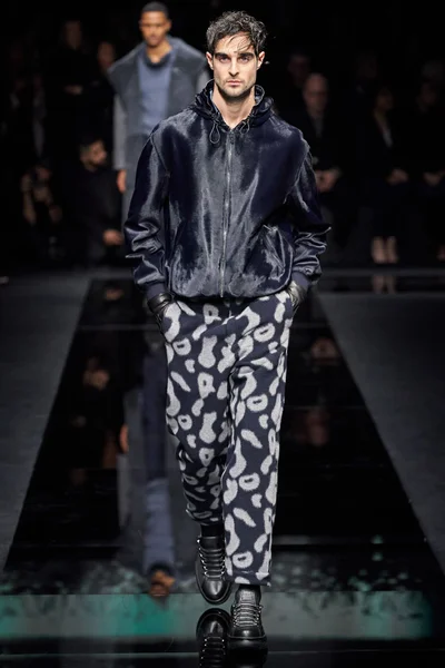 Look 53
